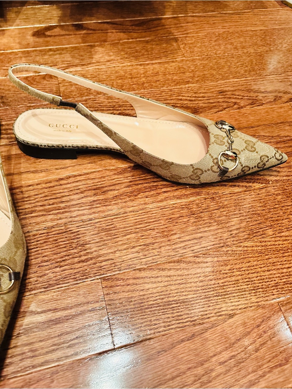 Gucci Beige Monogram Pointed-Toe Slingback Flats with Gold Horsebit - Picture 2 of 9